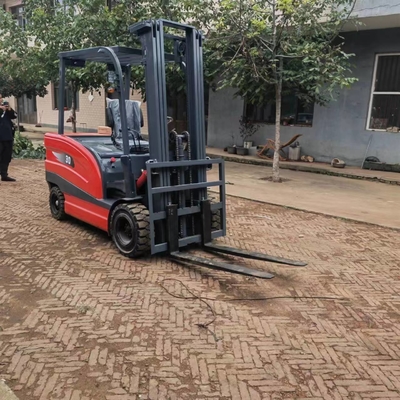 2000kg 무게 모든 지형 및 자체 로딩을 위한 망원경 포크리프트 리프팅 플랫폼