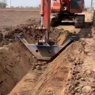 작은 트렌치 파기 기계 트렌칭 기계 채널 배열 기계 2500KG 무게