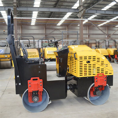 1 톤 수압 구동 단위 타는 아스팔트 타이어 도로 롤러 진동기 740 * 530mm 바퀴 크기